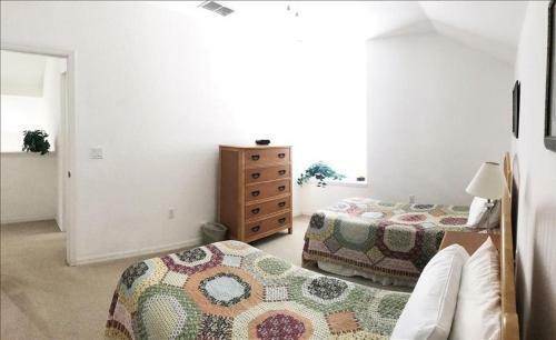 33 Andalusia House