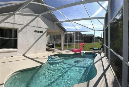 10 Sonja House