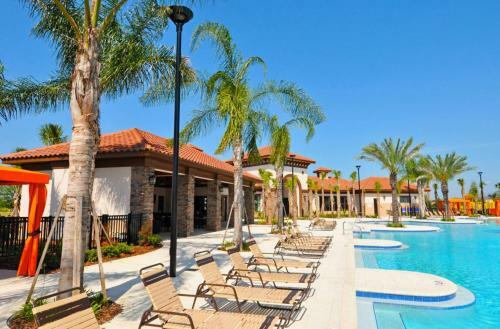 Terrace Ridge Offer Free Pool Cabanas