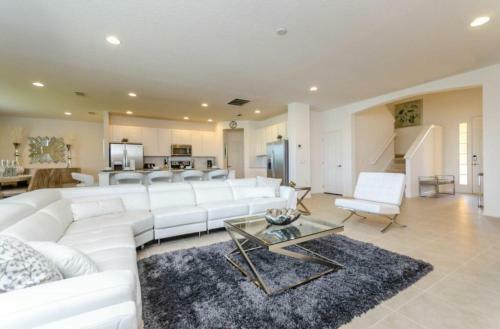 Terrace Ridge Offer Free Pool Cabanas