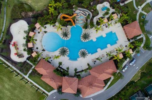 Terrace Ridge Offer Free Pool Cabanas