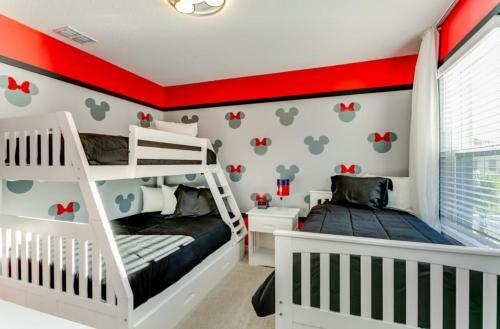 A Mickey Hug Pool Home Sleep 14 Next To Disney