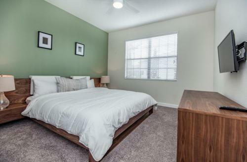 A Mickey Hug Pool Home Sleep 14 Next To Disney
