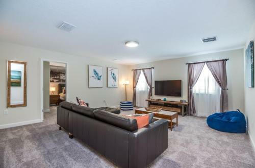 Paradise Champion Gates Penthouse