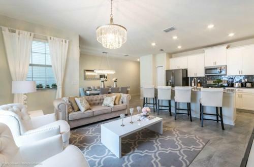 Paradise Champion Gates Penthouse