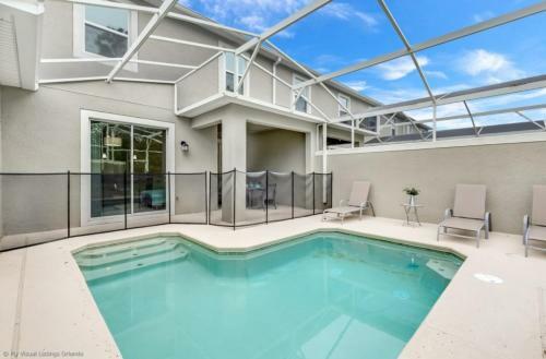 Paradise Champion Gates Penthouse