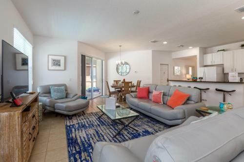 Villa 324 Watersong - 4 Bed Pool Home