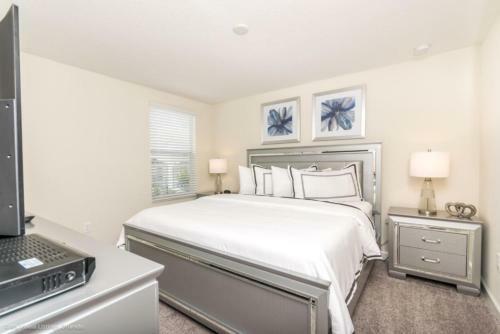Multiple Rooms With Free Access To Water Park Resort