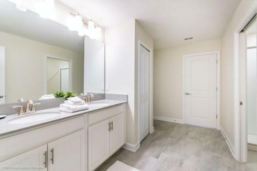 Multiple Rooms With Free Access To Water Park Resort