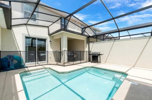 Penthouse Retreat At Champion Gates
