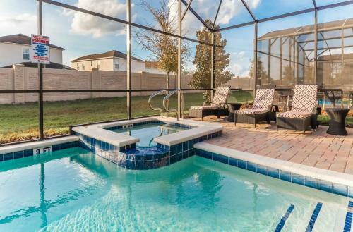 Penthouse Retreat At Champion Gates