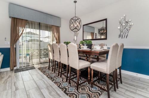 Penthouse Retreat At Champion Gates