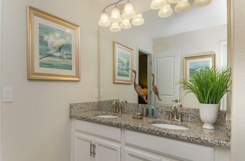 Penthouse Retreat At Champion Gates