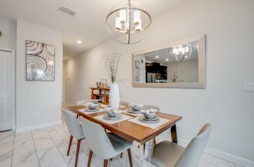 Penthouse Retreat At Champion Gates
