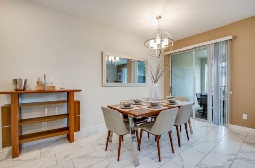 Penthouse Retreat At Champion Gates