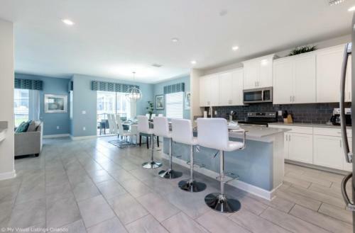Extravaganza Elegant 8 Bed In Champion Gate