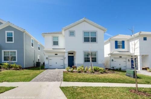 Extravaganza Elegant 8 Bed In Champion Gate