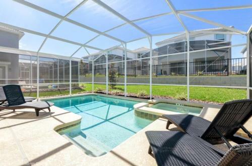 Extravaganza Elegant 8 Bed In Champion Gate