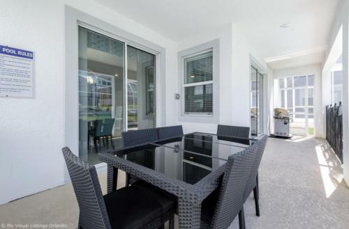 Extravaganza Elegant 8 Bed In Champion Gate