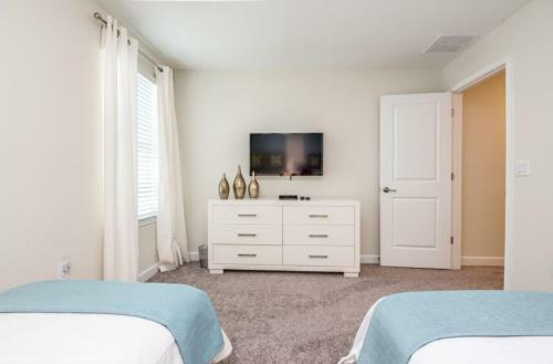 Extravaganza Elegant 8 Bed In Champion Gate