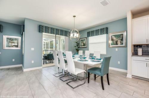 Extravaganza Elegant 8 Bed In Champion Gate