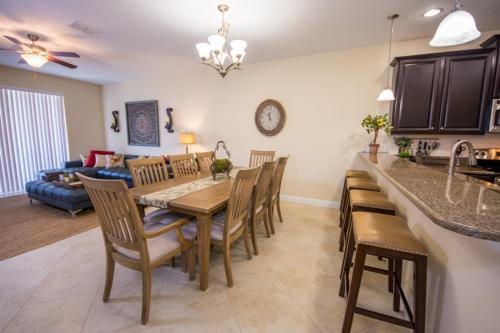 Snow Birds Dream Home Luxury Resort! Townhouse