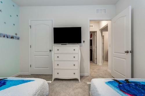 South Facing Pool Spa, Game Room Home Is Loaded! Villa