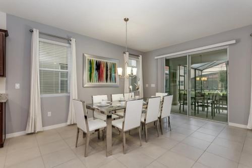 South Facing Pool Spa, Game Room Home Is Loaded! Villa