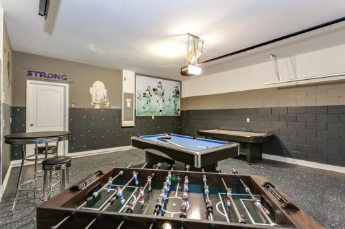South Facing Pool Spa, Game Room Home Is Loaded! Villa