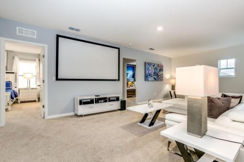 South Facing Pool Spa, Game Room Home Is Loaded! Villa