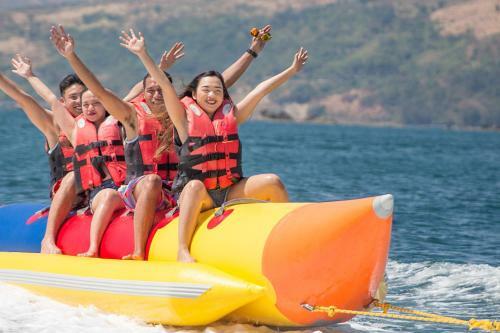White Rock Waterpark And Beach Hotel