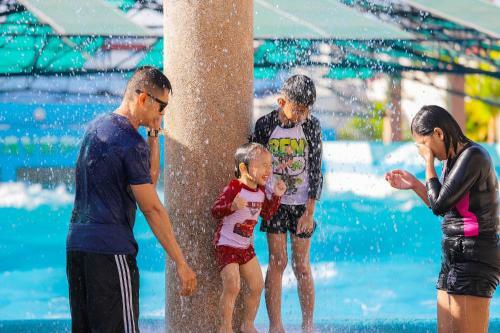White Rock Waterpark And Beach Hotel