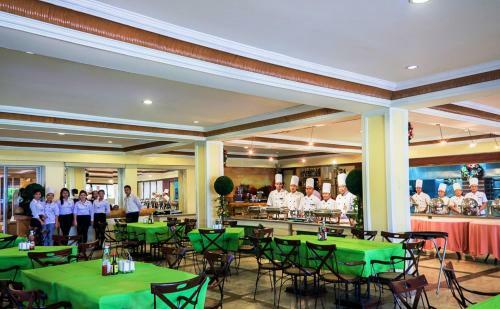 White Rock Waterpark And Beach Hotel