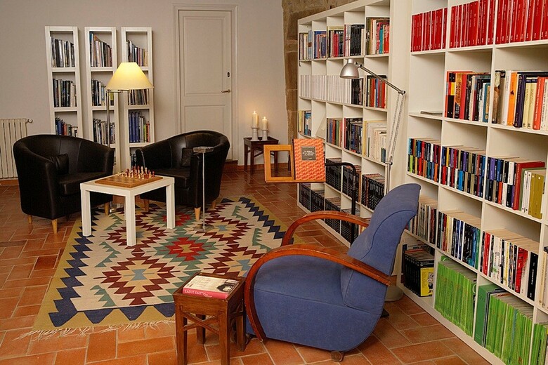Hotel La Pla�a Madremanya