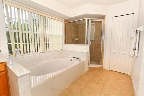 Ginormous 6 Bdm Villa With Private Pool Spa Villa