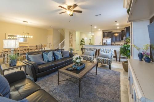 Champions Gate Home With Large Pool Spa! Home