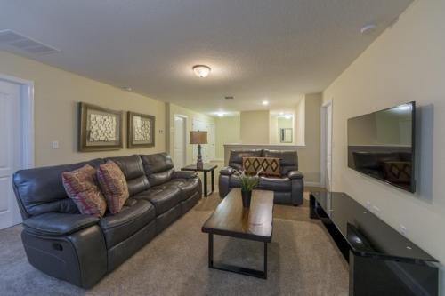 Champions Gate Home With Large Pool Spa! Home