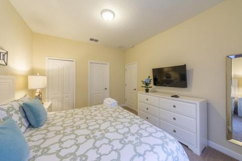 Champions Gate Home With Large Pool Spa! Home