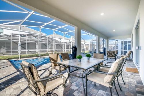 New - Warm & Regal 8 Bedm Villa Villa