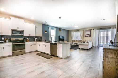 New - Warm & Regal 8 Bedm Villa Villa