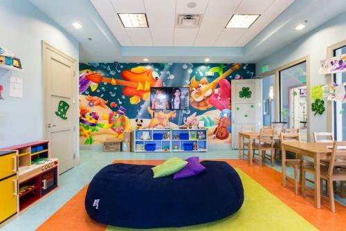 Happy Kids Staying In Donald Duck