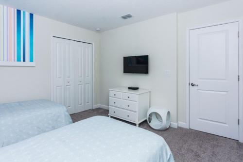 Gorgeous Home With Pool And Game Room Cg1680