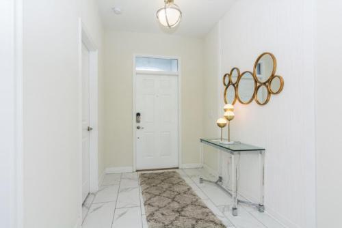 Gorgeous Home With Pool And Game Room Cg1680
