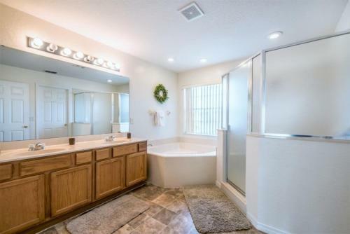 Private 5 Bedroom Villa With Conservation View Home