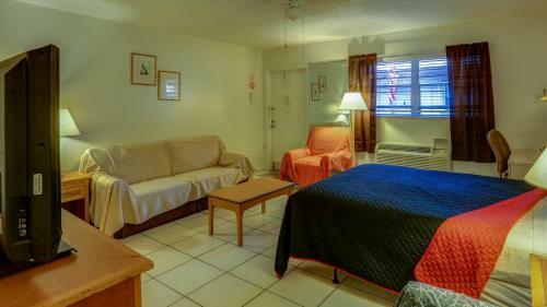 Richard's Motel Studios