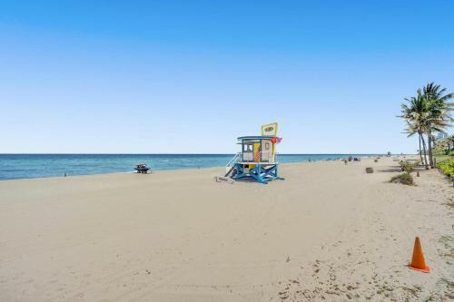 Hotel Beach Front Suite At Hollywood Beach Resort, Direct Beach Access, Swimming Pool