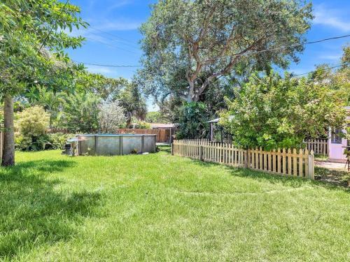 Supervilla - 3br/1ba - Pool - 5 Mins To Beach