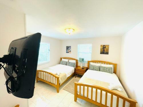 Supervilla - 6 Mins To Beach - Heated Pool