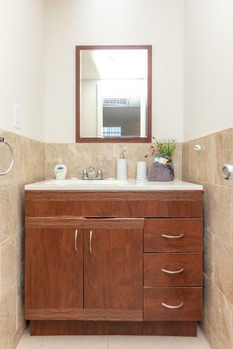 1br / 1ba Apartment With Ocean View + Beach Access And Pool