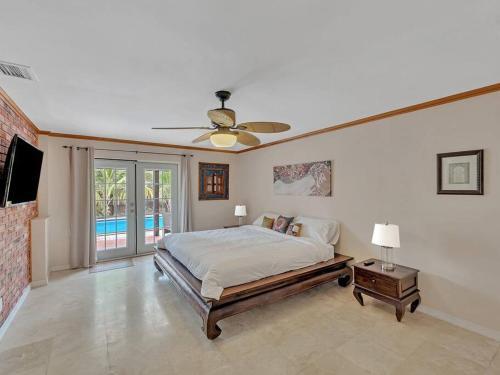 Supervilla - 4br 2ba - Heated Pool - 5 Mins To Beach